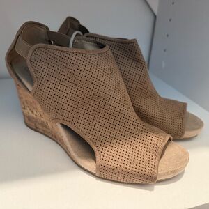 Life Stride Tan Perforated Wedge Sandals
